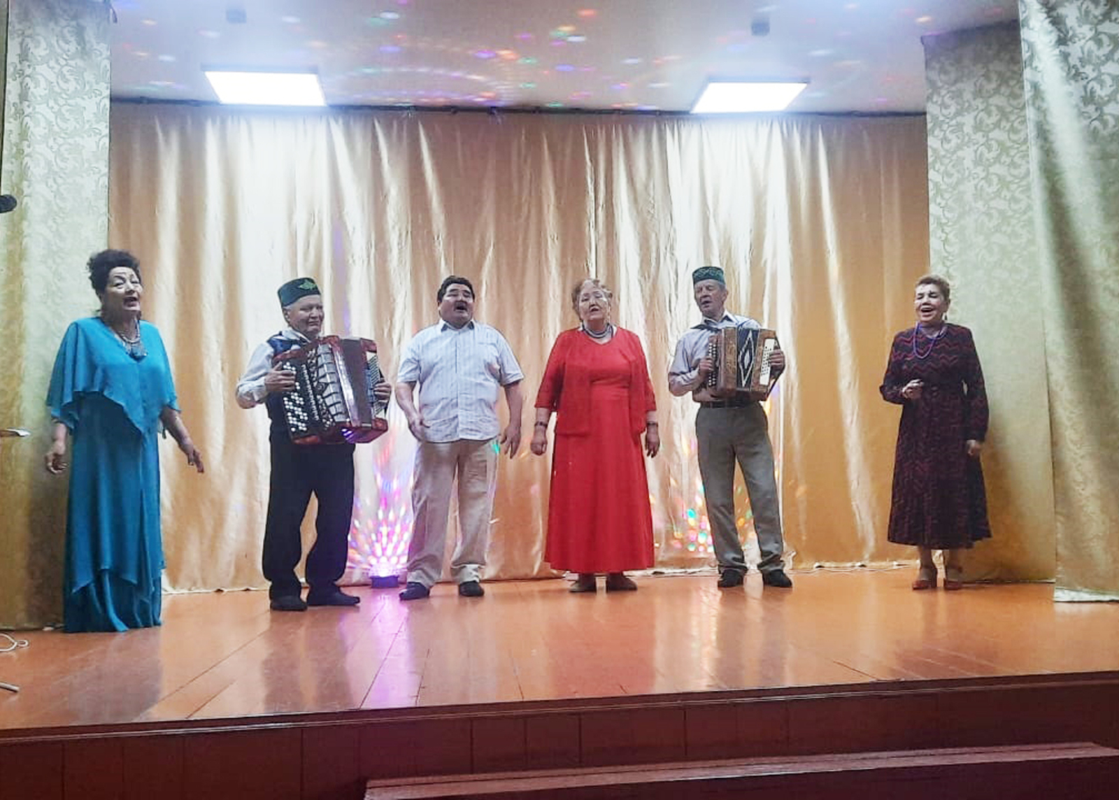 Сәхнәлә – күршеләр