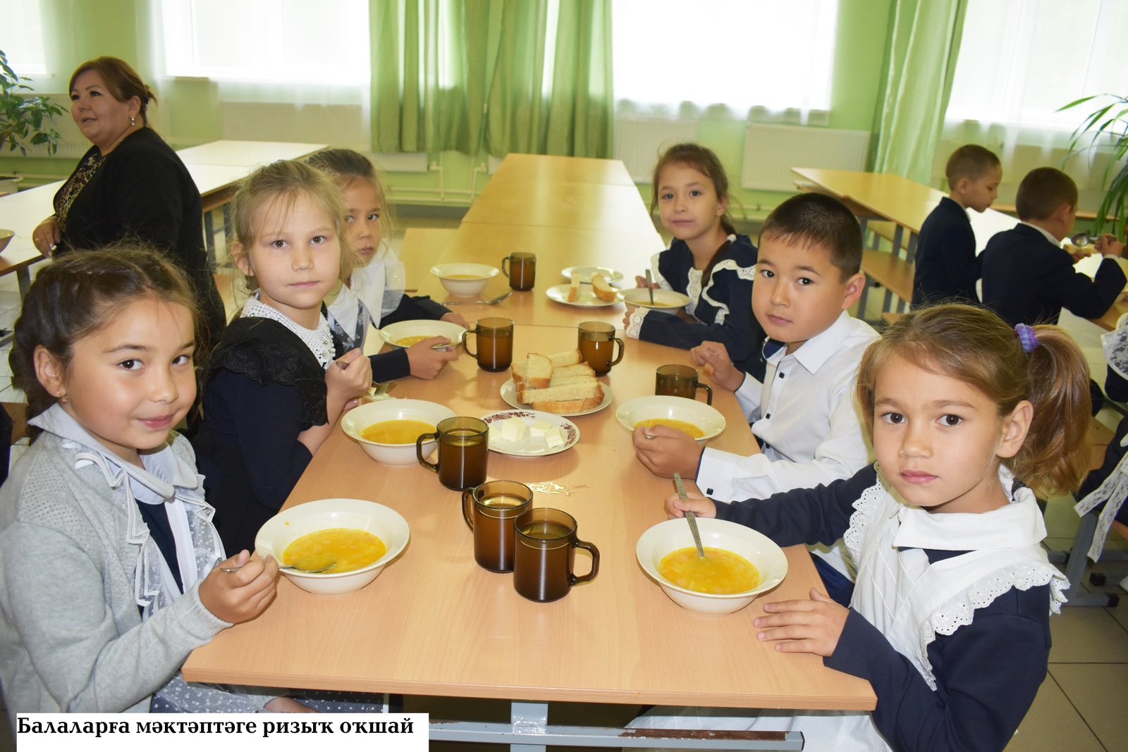 Мәктәптәрҙә туҡланыу яҡшыра