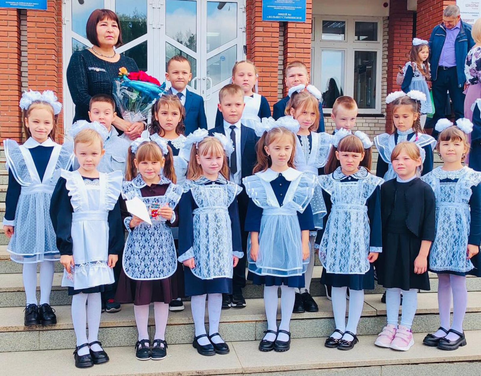 Иҫемдә мәктәп һуҡмағына тәү аяҡ баҫҡан көнөм