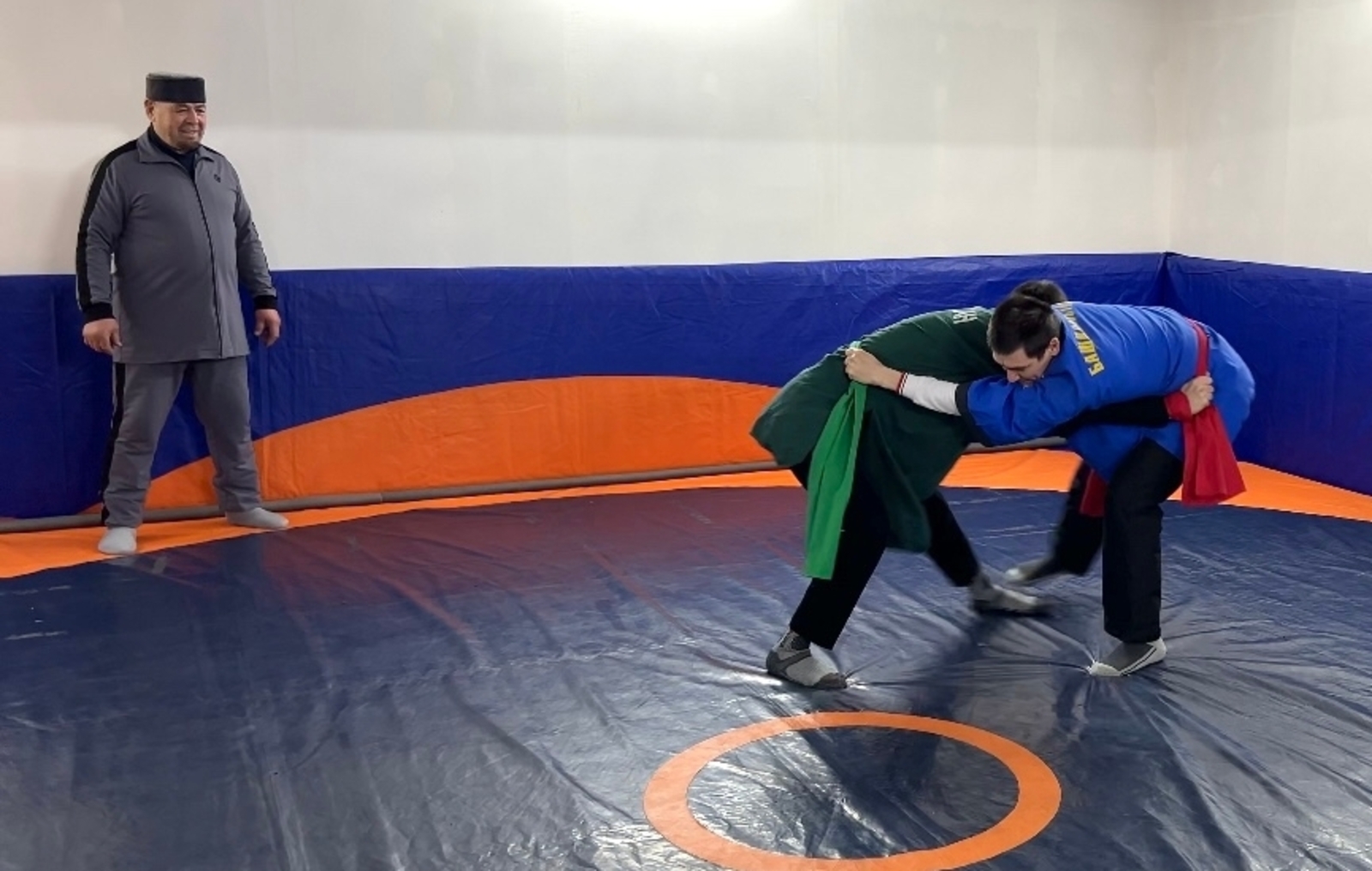 Дини-мәғрифәт үҙәге ҡарамағында спорт залы эшләй башланы