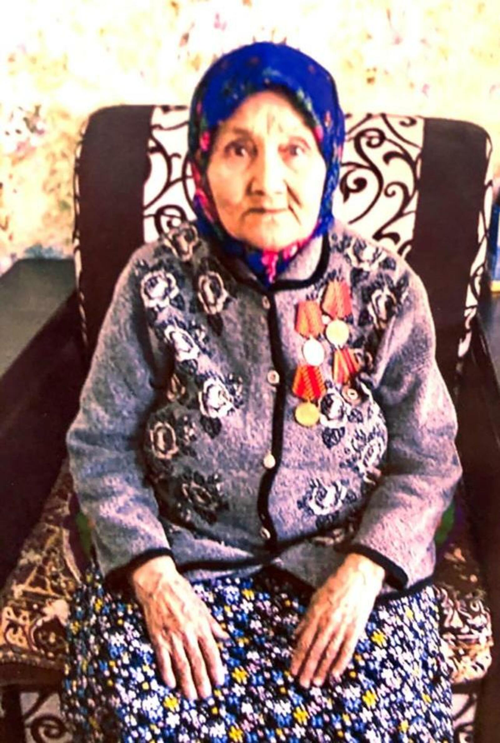 Бар ғүмерен хеҙмәткә һәм яҡындарына бағышланы