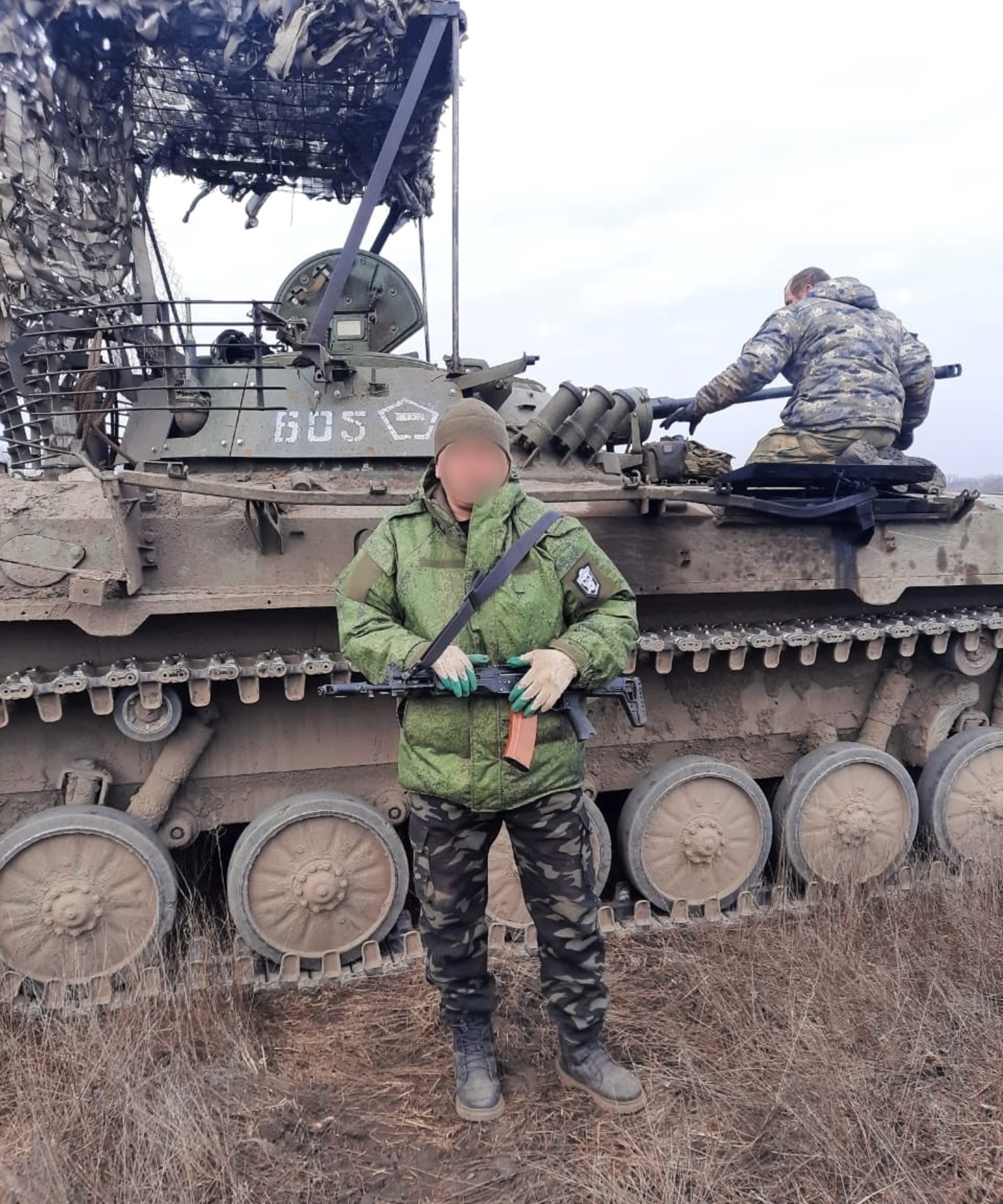 “Әхмәт” позывнойлы яугир  нацистар менән көрәшә һәм фронтҡа ярҙам итә