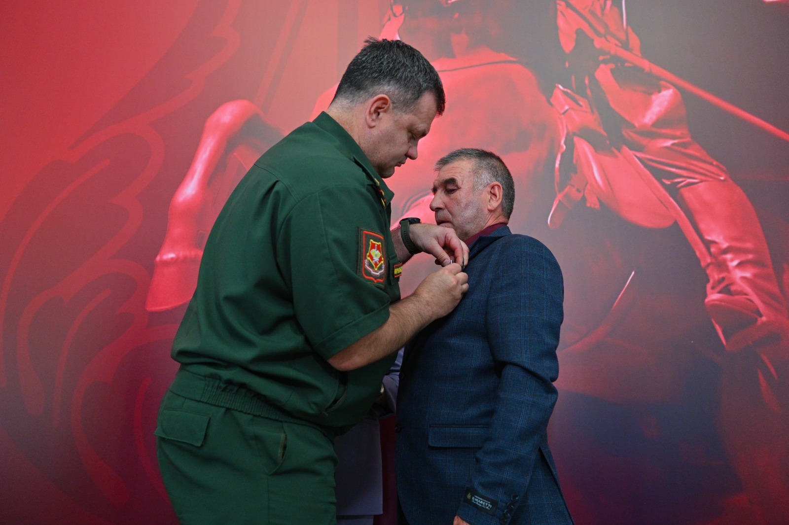 «Ватанды һаҡлаусының атаһы» миҙалы менән бүләкләнеүсе: «Мин улдарым менән сикһеҙ